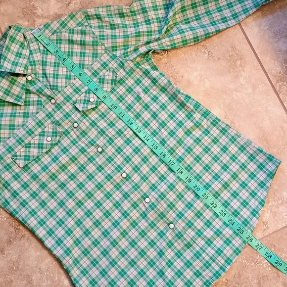 Woman's Stio Eddy Long Sleeve Green Plaid Shirt  Size Small - Pearl Snap - Picture 10 of 11